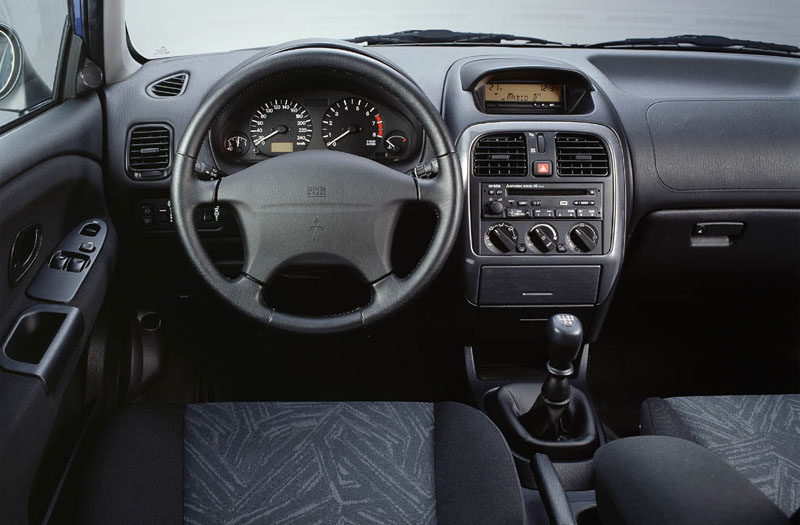Foto van Mitsubishi Carisma