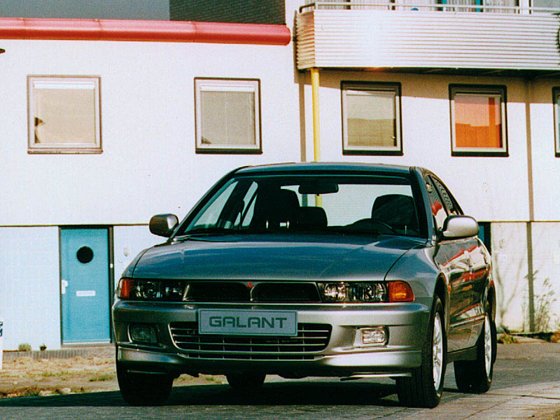 Mitsubishi Galant 2.5 V6 1997 - voorkant