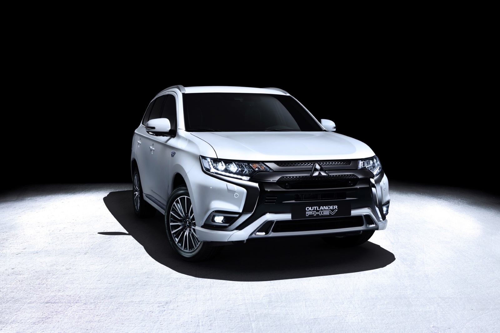 Mitsubishi Outlander 2.4 PHEV Pure 2019 - voorkant