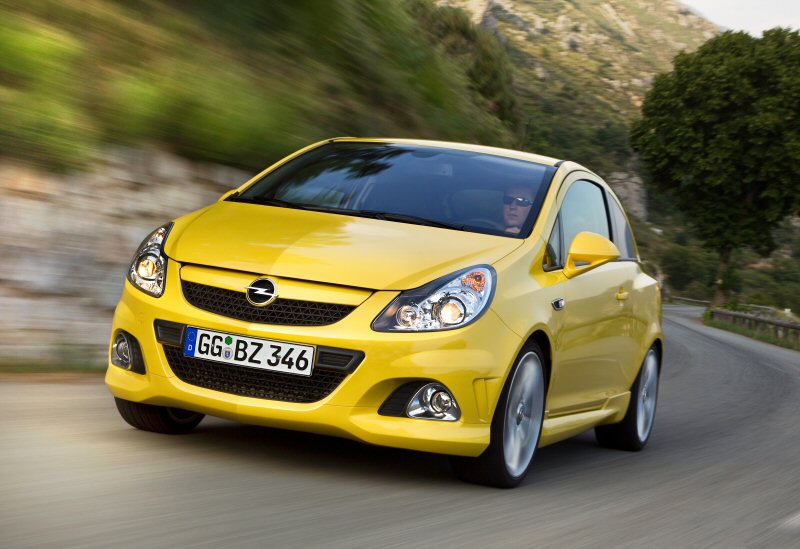 Opel Corsa 1.6-16V Turbo OPC 2011 - voorkant