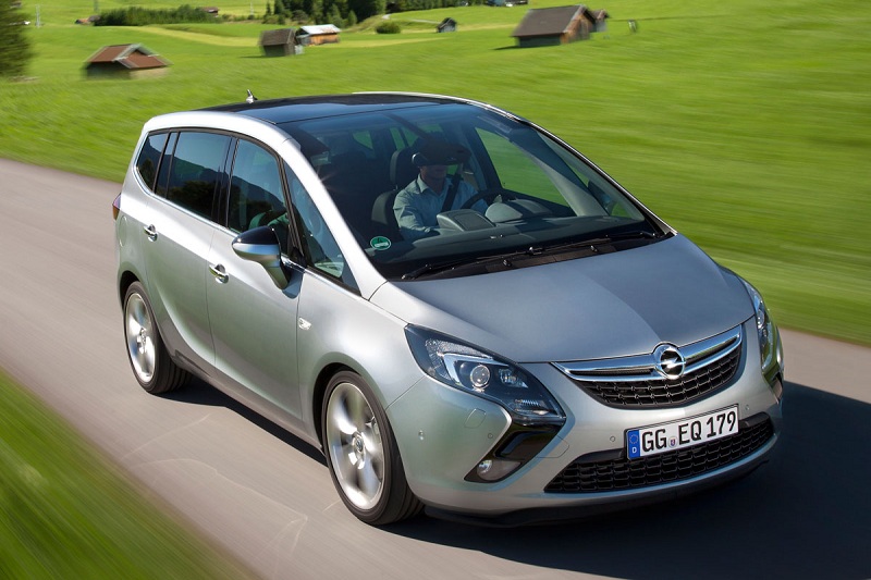 Opel Zafira Tourer 1.6 Cosmo 7p. 2014 - voorkant