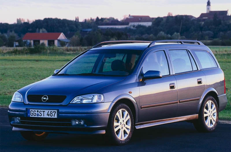 Opel Astra Wagon 1.6-16V Diamond 2000 - voorkant
