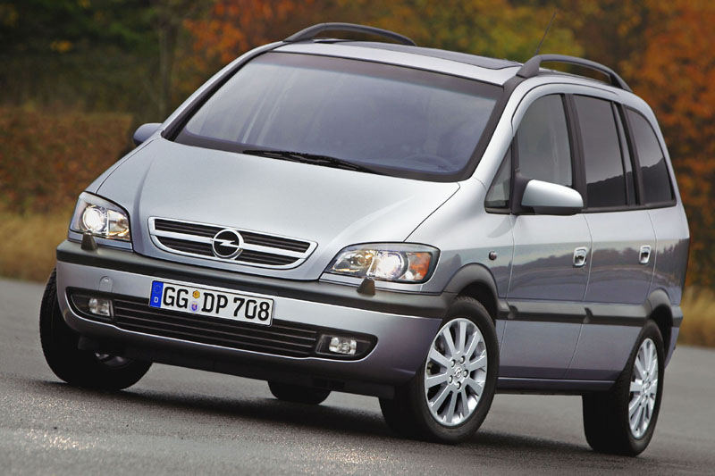 Opel Zafira 1.8-16V Elegance 2003 - voorkant