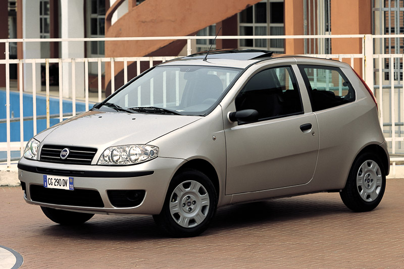 Fiat Punto 1.4-16V Young 2004 - voorkant