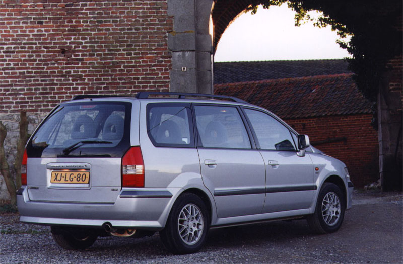 Foto van Mitsubishi Space Wagon