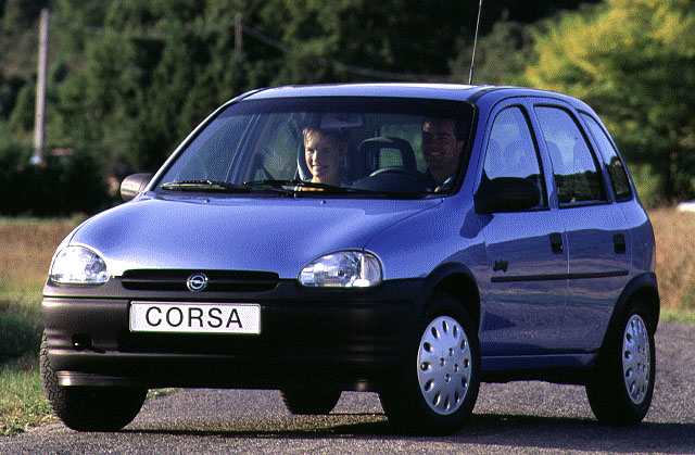 Opel Corsa 1.2i-16V Strada Cool 1999 - voorkant