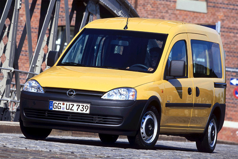 Opel Tour 1.6 Njoy 2002 - voorkant