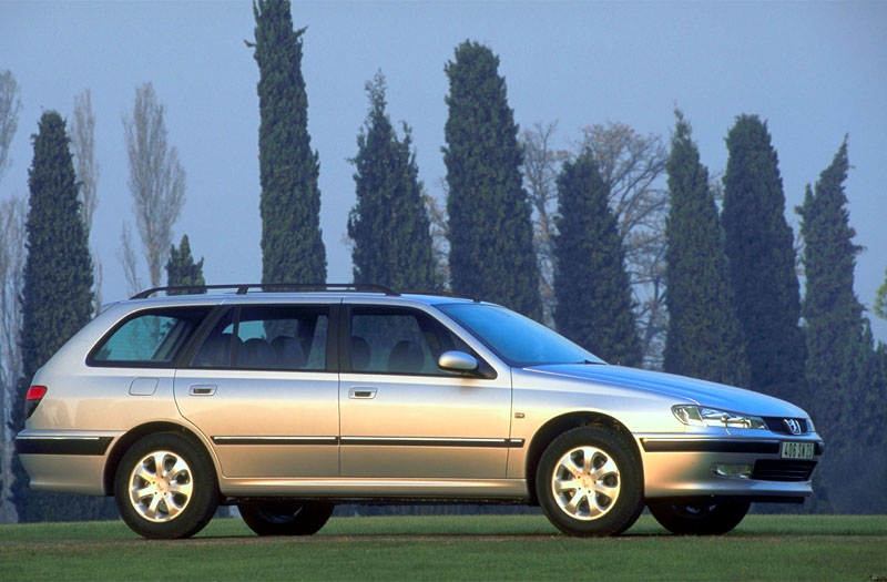 Peugeot 406 Break 1.8-16V STX 2000 - voorkant