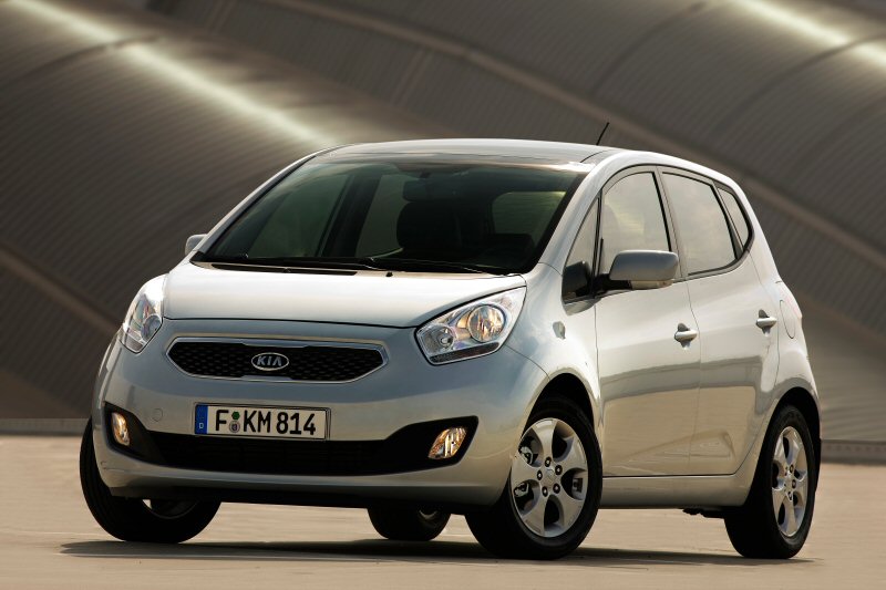 Kia Venga 1.4 CVVT X-tra 2010 - voorkant