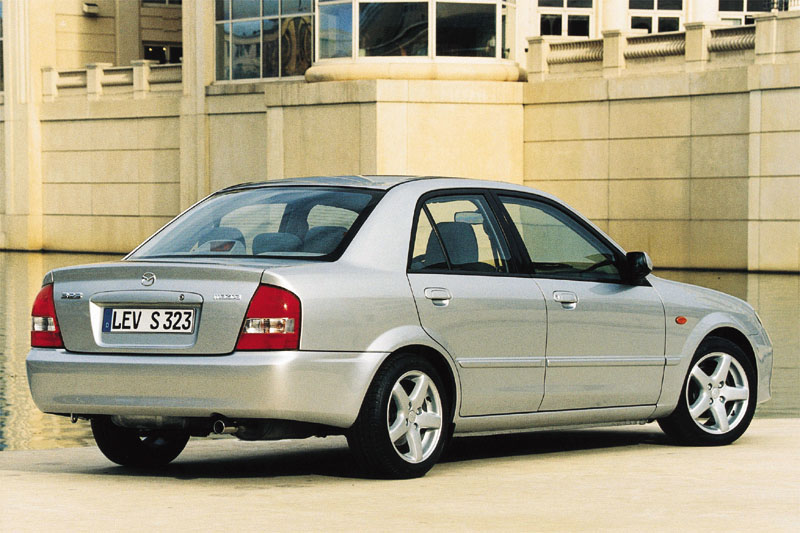 Foto van Mazda 323