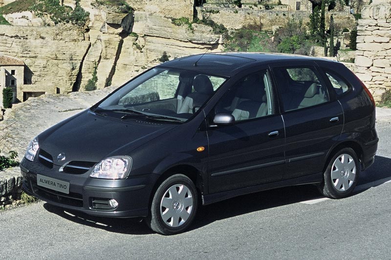 Nissan Almera Tino 1.8 Ambience 2002 - voorkant