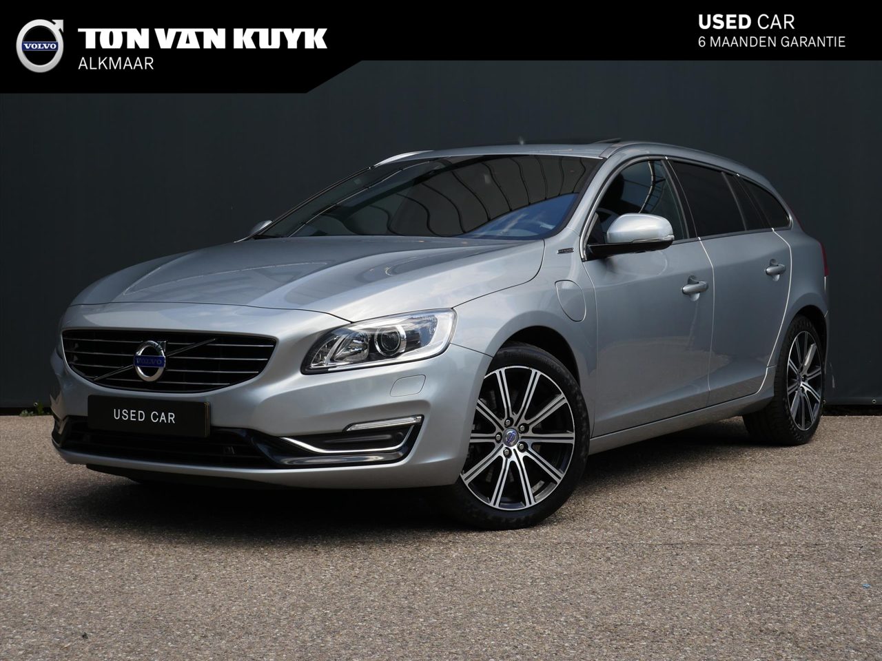 Volvo V60 2.4 D6 AWD Pl.i Sum. 2013 - voorkant