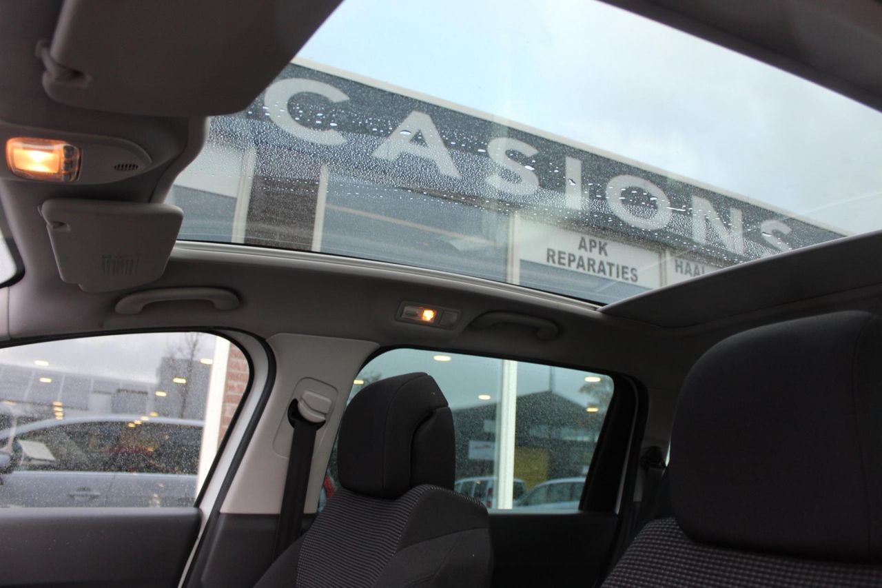 Foto van Peugeot 5008