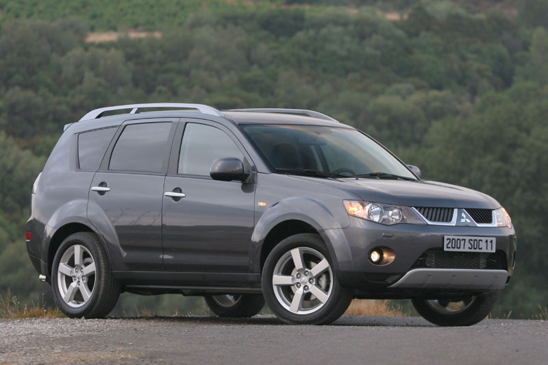 Mitsubishi Outlander 2.4 Instyle 2010 - voorkant