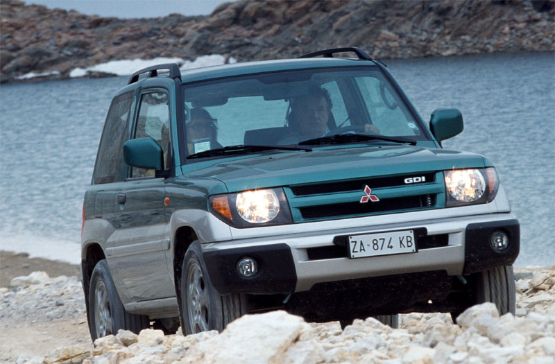 Mitsubishi Pajero Pinin 2.0 GDI GLX 2001 - voorkant