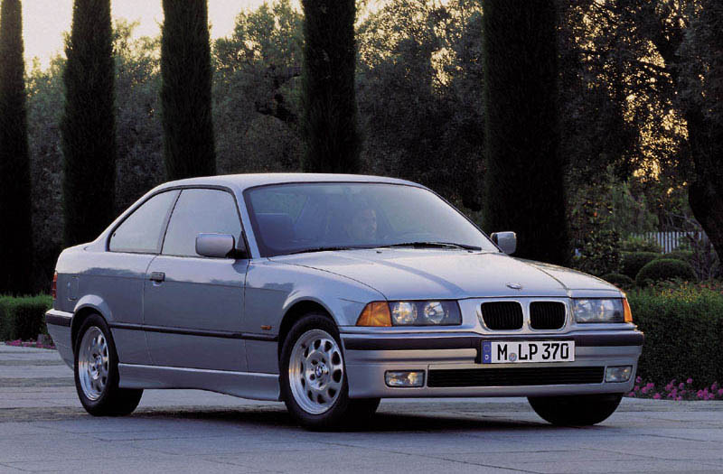 BMW 3-serie Coupé 318iS 1994 - voorkant