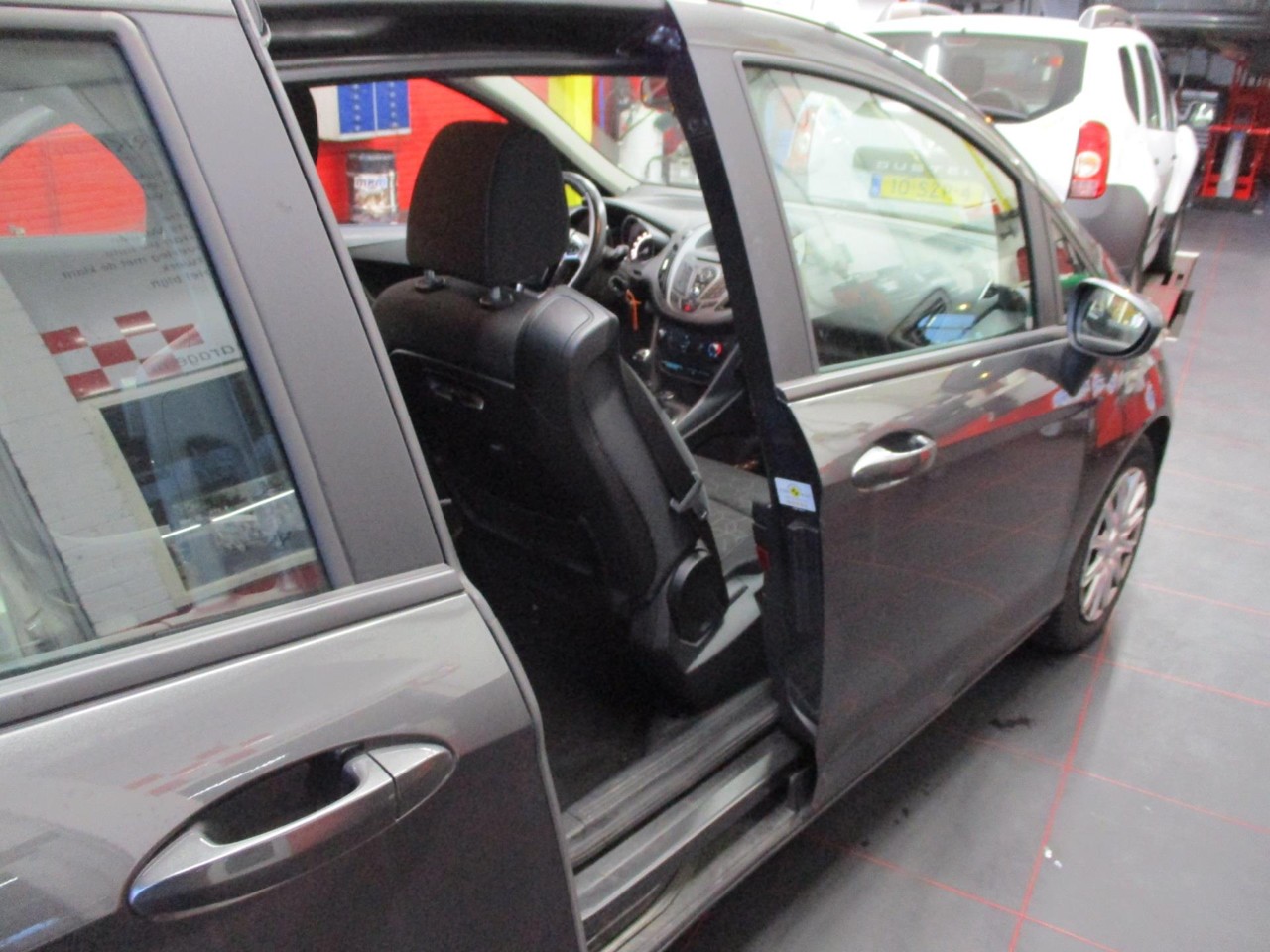 Foto van Ford B-max