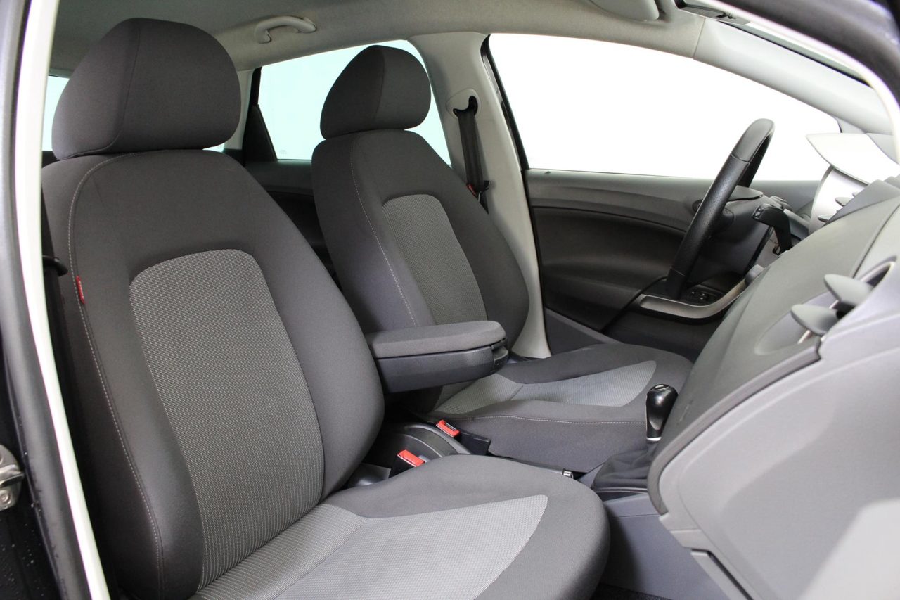 Foto van Seat Ibiza ST