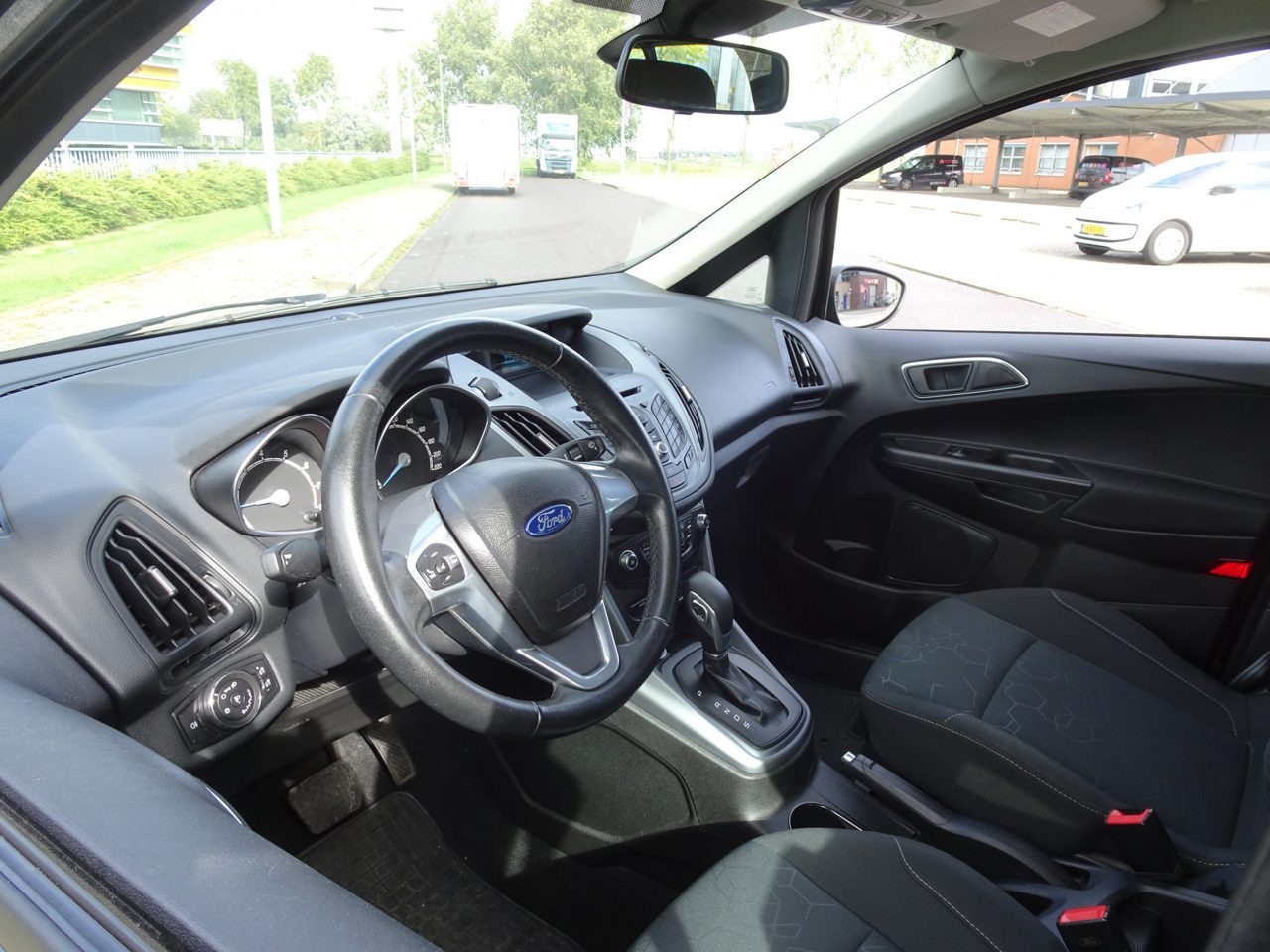 Foto van Ford B-max