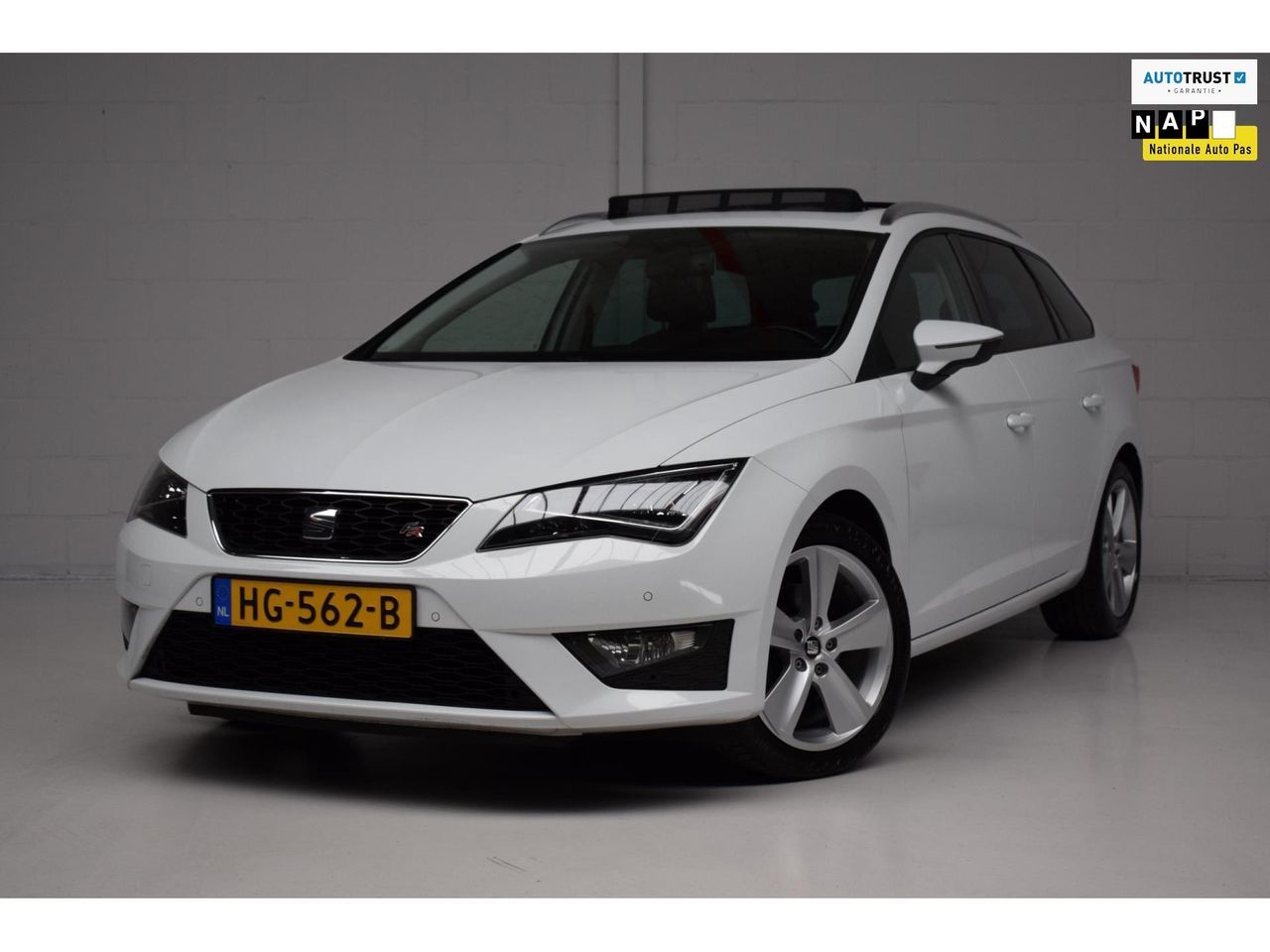 Seat Leon ST 1.4 EcoTSI FR Con 2015 - voorkant