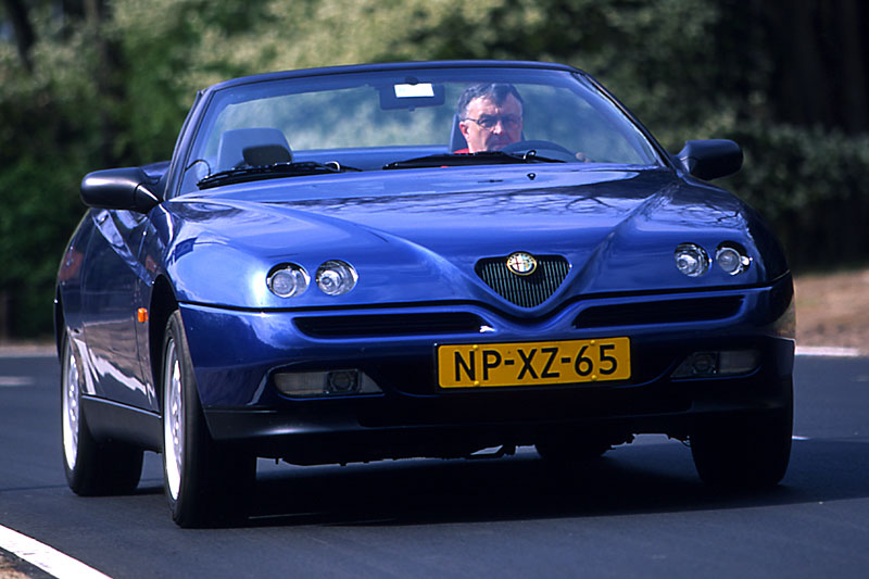 Alfa Romeo Spider 2.0-16V T.Spark 2003 - voorkant