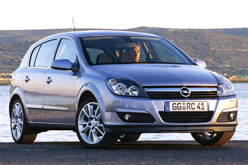 Opel Astra 1.8 Enjoy 2004 - voorkant