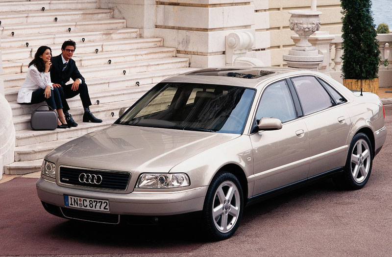 Audi A8 3.7 5V q. Exclusive 2001 - voorkant