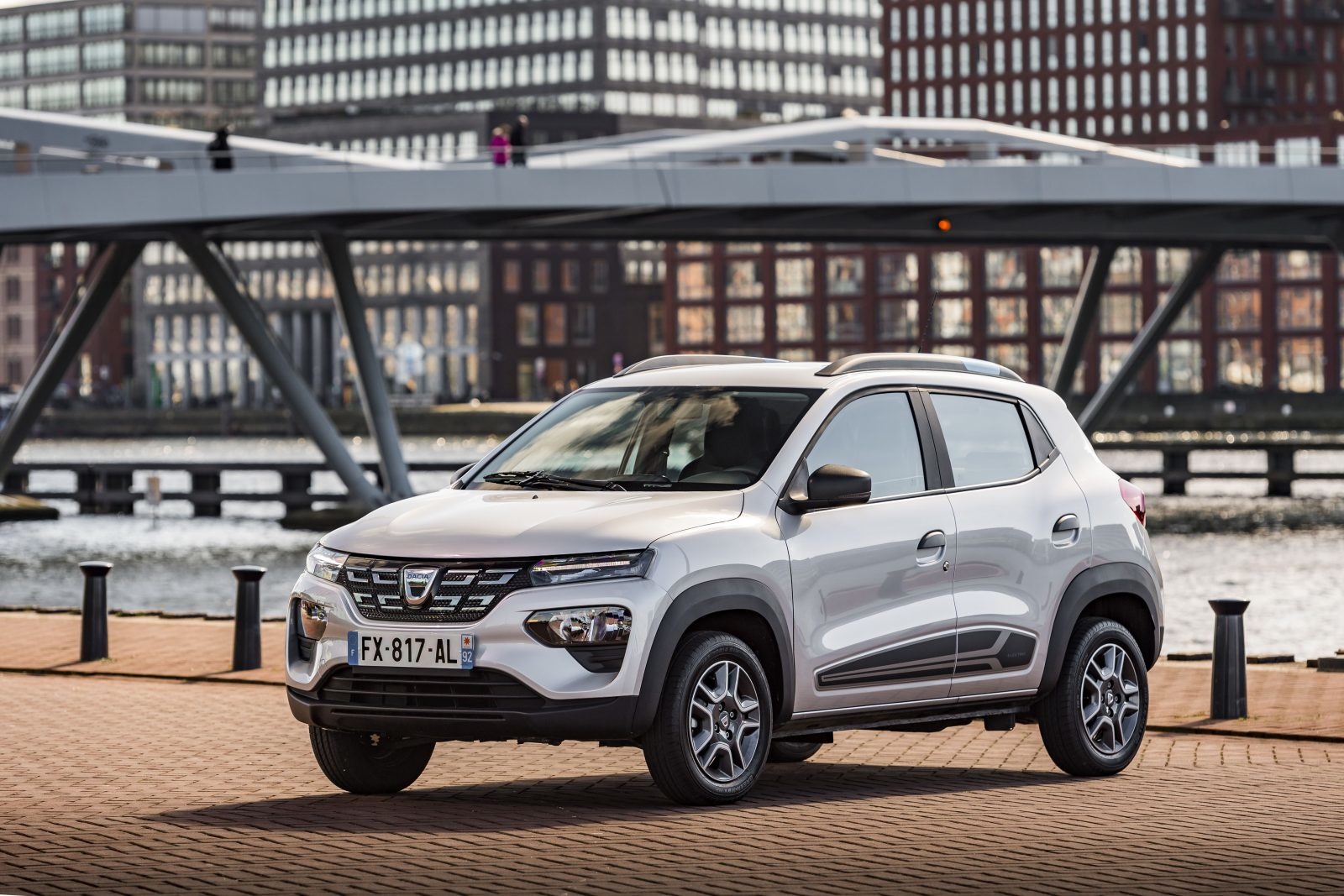 Dacia Spring Expression - voorkant