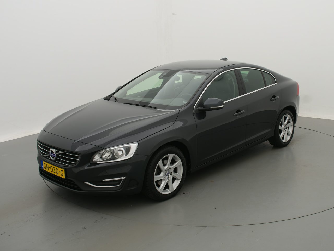 Volvo S60 2.0 D2 Summum Bns 2015 - voorkant