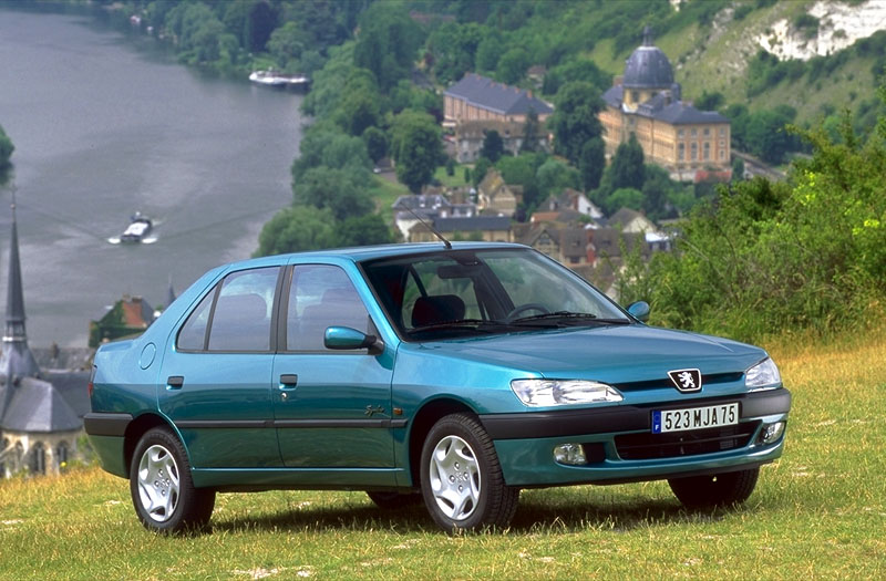 Peugeot 306 1.6 STX 2000 - voorkant