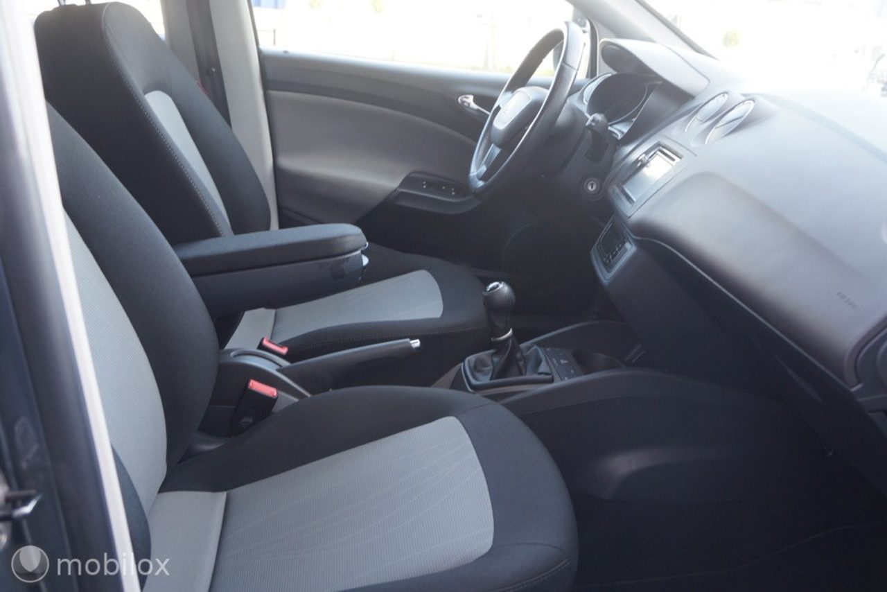 Foto van Seat Ibiza ST