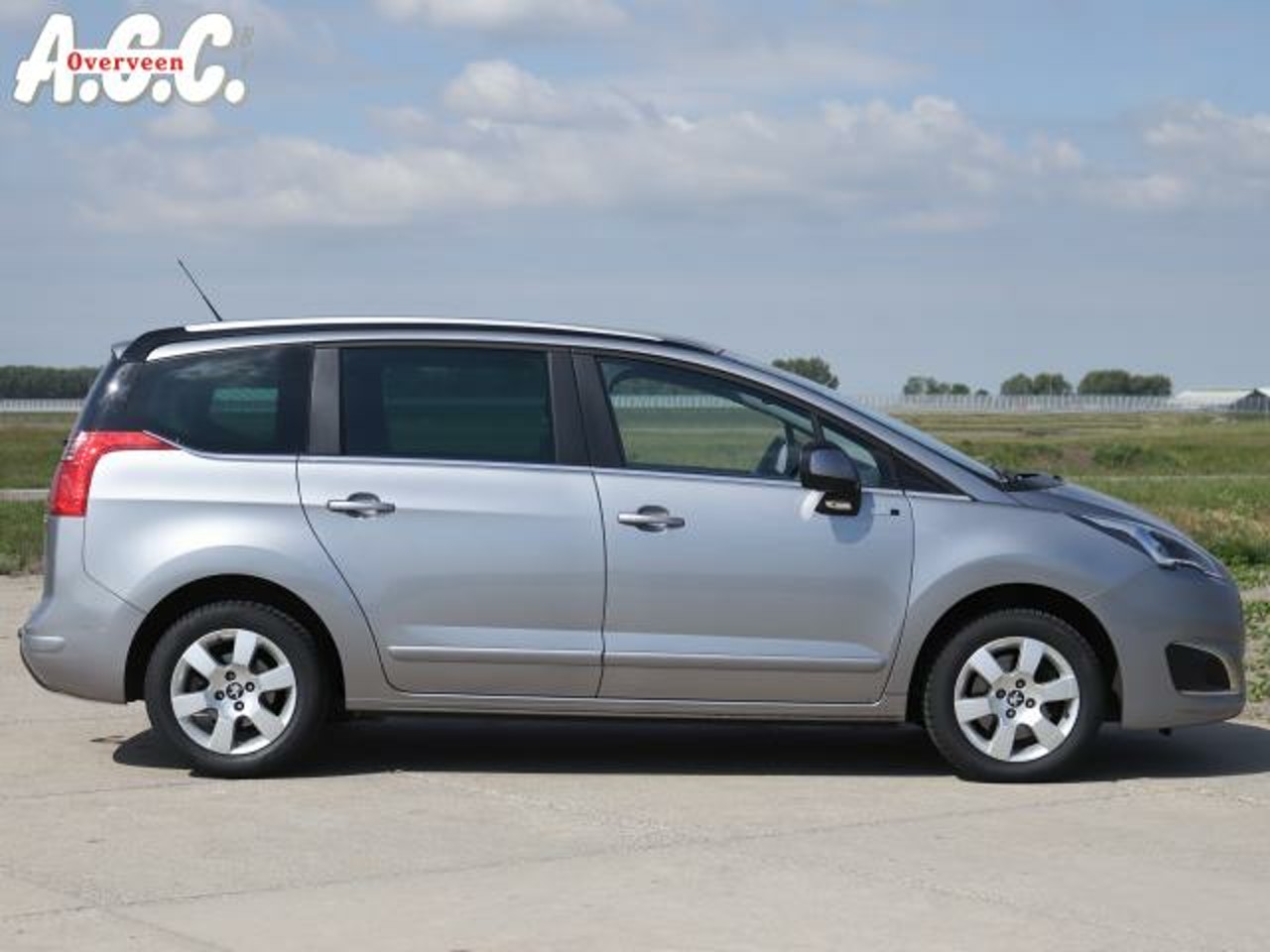 Foto van Peugeot 5008
