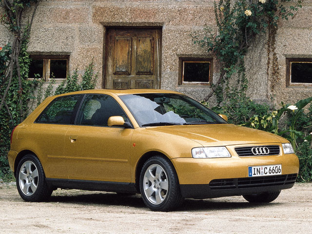 Audi A3 1.8 5V Ambiente 2000 - voorkant