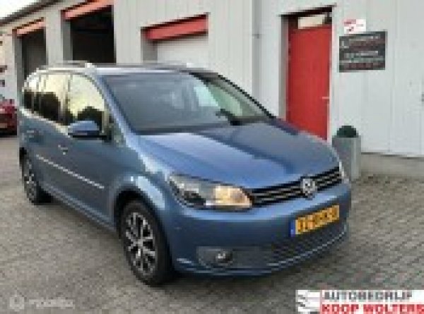 Volkswagen Touran 1.2 TSI Highline BlueMotion 7p. 2011 - voorkant