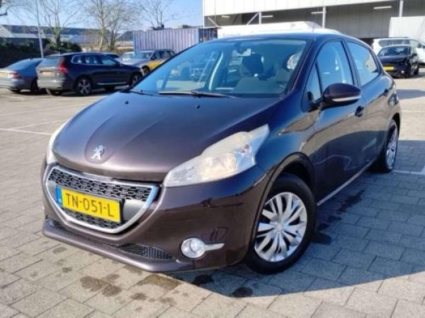 Peugeot 208 1.2 VTi Allure 2012 - voorkant