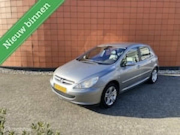 Peugeot 307 1.6-16V Griffe 2005 - voorkant