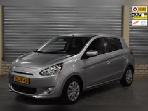 Mitsubishi Space Star 1.2 Intense 2014 - voorkant