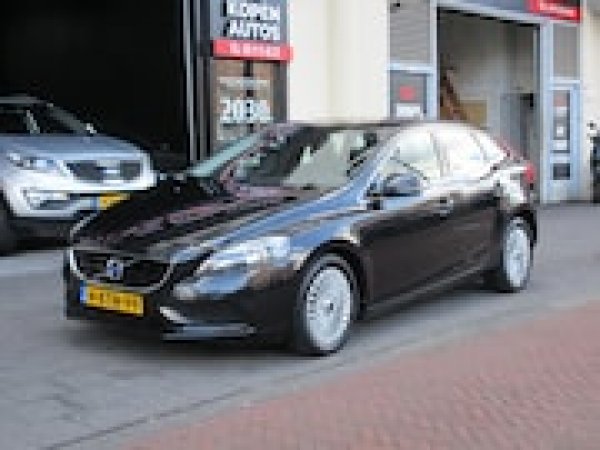 Volvo V40 1.6 D2 Momentum 2013 - voorkant