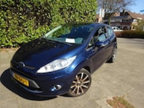 Ford Fiesta 1.25 Titanium 2011 - voorkant