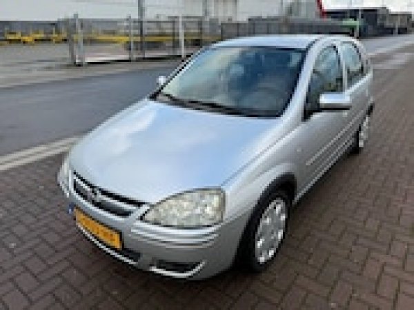 Opel Corsa 1.2-16V Rhythm 2006 - voorkant