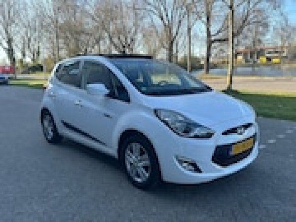 Hyundai Ix20 1.4i i-Vision 2012 - voorkant