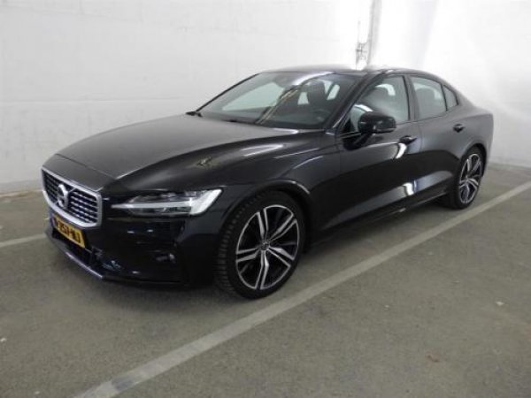 Volvo S60 2.0 T4 R-Design 2020 - voorkant