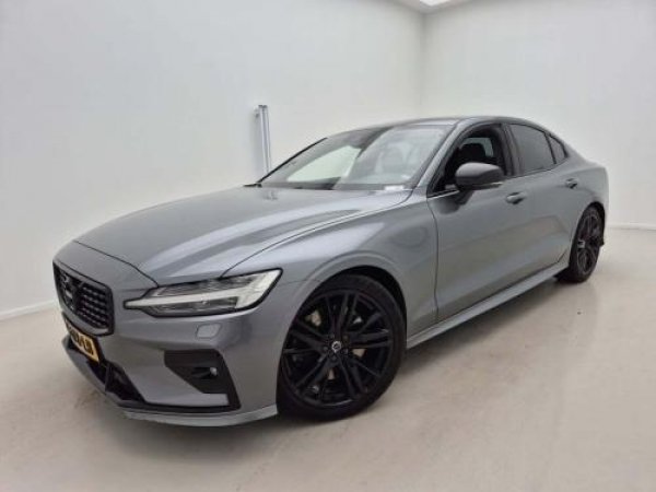 Volvo S60 2.0 T5 Intro Edition 2019 - voorkant