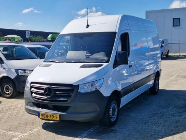 Mercedes-Benz Sprinter 215 1.9 CDI L2H2 FWD 2022 - voorkant