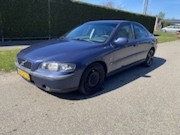 Volvo S60 2.4 T 2001 - voorkant