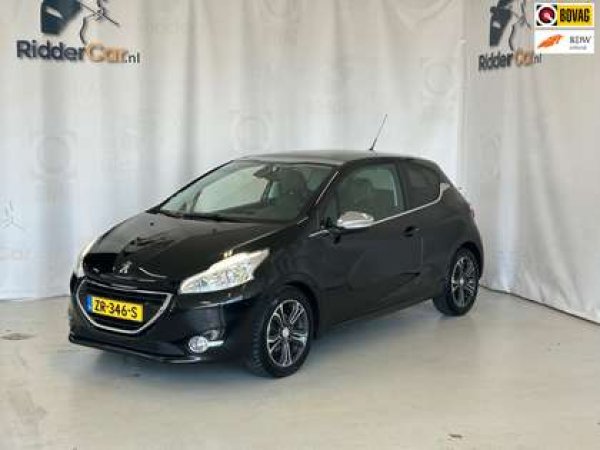 Peugeot 208 1.6 BlueHDi Allure 2015 - voorkant