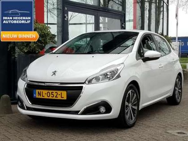 Peugeot 208 1.2 PureTech Blue Lion 2017 - voorkant