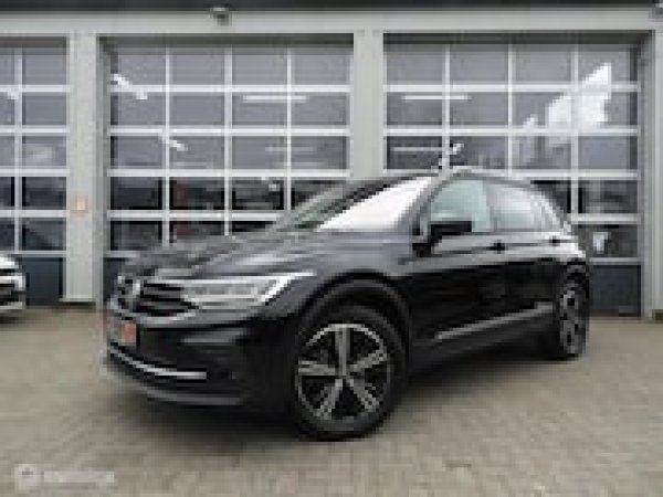 Volkswagen Tiguan 1.5 TSI Elegance 2021 - voorkant