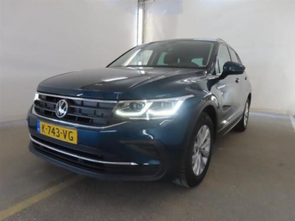 Volkswagen Tiguan 1.5 TSI Life Business 2021 - voorkant