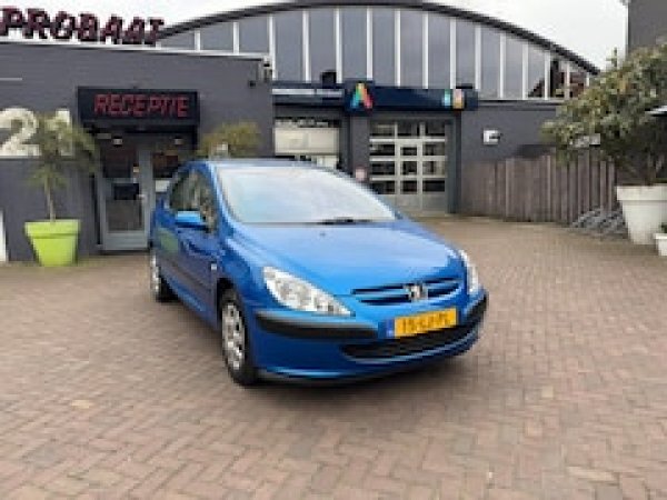 Peugeot 307 1.6-16V XS 2003 - voorkant